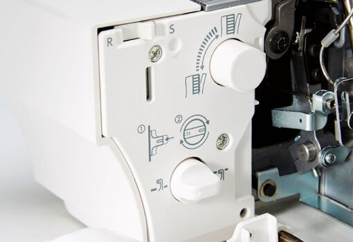 Overlock / Coverlock
 Janome AT2000D Overlock - 7