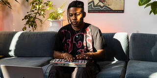 Миди клавиатура Akai MPK Mini MK4 Gray Миди клавиатура - 6