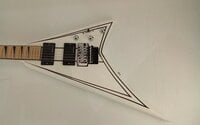 Jackson X Series Rhoads RRX24M MN Snow White with Black Pinstripes E-Gitarre