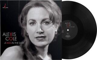 Vinylplade Alexis Cole - A Kiss In The Dark (180g) (Reissue) (LP) - 1