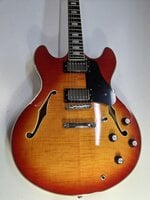 Sire Larry Carlton H7 Cherry Sunburst Semiakustická gitara