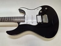 Yamaha Pacifica 112 V Black Electric guitar