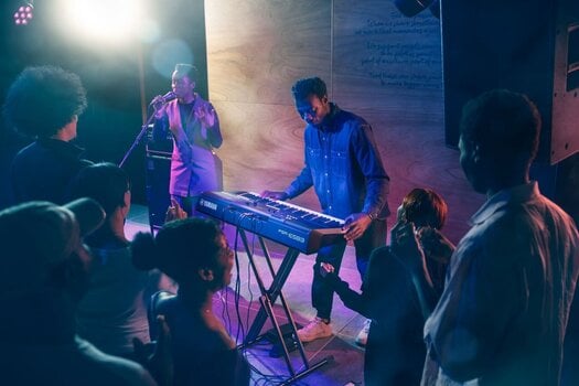 Keyboard with Touch Response Yamaha PSR-E583 Keyboard with Touch Response Black - 14