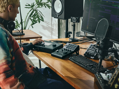 USB zvuková karta Yamaha URX44V USB zvuková karta - 8