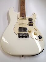 MOOER GTRS Standard 801 Vintage White Električna kitara