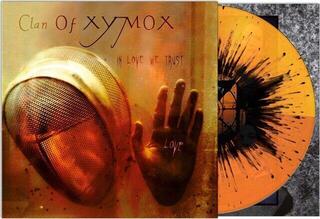 LP ploča Clan Of Xymox - In Love We Trust (Limited Edition) (Black/Orange Splatter Coloured) (LP) - 1