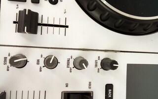 DJ kontroler Numark Mixstream Pro Go DJ kontroler (Zánovní) - 5