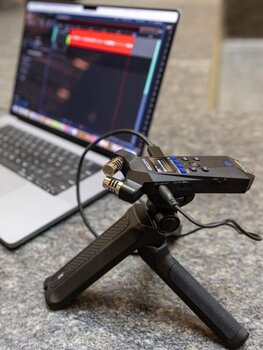 Portable Digital Recorder Zoom H1essential/WSH-1e Bundle Portable Digital Recorder - 11