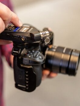 Portable Digital Recorder Zoom H1essential/WSH-1e Bundle Portable Digital Recorder - 12