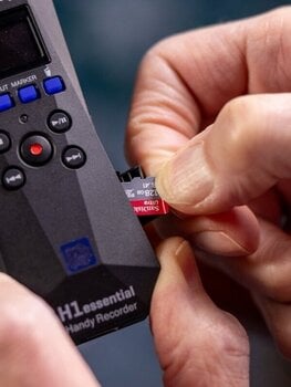 Portable Digital Recorder Zoom H1essential/WSH-1e Bundle Portable Digital Recorder - 17