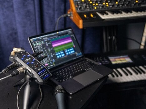 Portable Digital Recorder Zoom H6essential/WSH-4e Bundle Portable Digital Recorder - 14