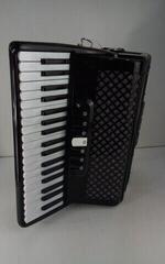 Klavirska harmonika
 Latone MasterChord 37K 80B Klavirska harmonika Black (Rabljeno) - 5