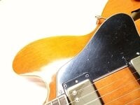 Epiphone ES-335 Bigsby Watermelon Red Halbresonanz-Gitarre