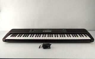 Klaviatūra su lietimui jautria funkcija Yamaha PSR-EW320 (B-Stock) #992381 - 1