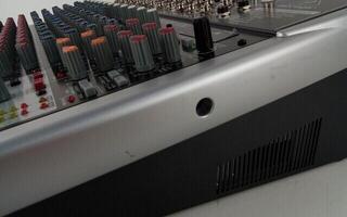 Mesa de mistura Behringer XENYX QX2442 USB Mesa de mistura (Tao bons como novos) - 4