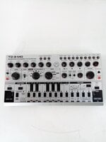 Behringer TD-3-MO-SR Sintesajzer Silver