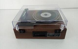 Prijenosni okretnica Crosley Miles Walnut Prijenosni okretnica (Oštećeno) - 2