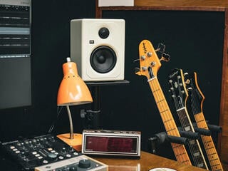 Monitor de estúdio ativo KRK Kreate 5 Latte Monitor de estúdio ativo 1 un. - 5