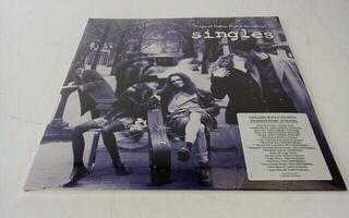 Hanglemez Singles - Original Soundtrack (Deluxe Edition) (2 LP + CD) (Csak kicsomagolt) - 1