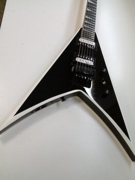 Elektrinė gitara Jackson JS32 King V AH Black with White Bevels Elektrinė gitara (Kaip naujas) - 2