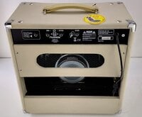 Revoltage RV-15T Celestion Lampové gitarové kombo