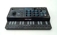 Behringer Pro-VS Mini Synthesizer
