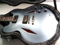 Epiphone Dave Grohl DG-335 Pelham Blue Guitare semi-acoustique