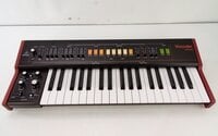 Behringer Vocoder VC340 Sintesajzer
