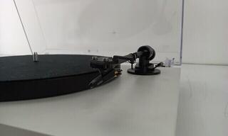 Turntable Pro-Ject Primary E Phono + OM NN High Gloss White Turntable (Pre-owned) - 3