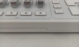 Mezclador de podcasts TC Helicon GoXLR White White Mezclador de podcasts (Seminuevo) - 2