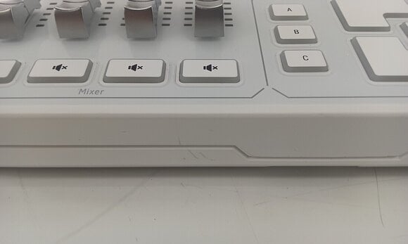 Mezclador de podcasts TC Helicon GoXLR White White Mezclador de podcasts (Seminuevo) - 3