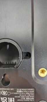 Juhtmeta süsteemide akulaadija Shure SBC203-E Juhtmeta süsteemide akulaadija (Kasutatud) - 4