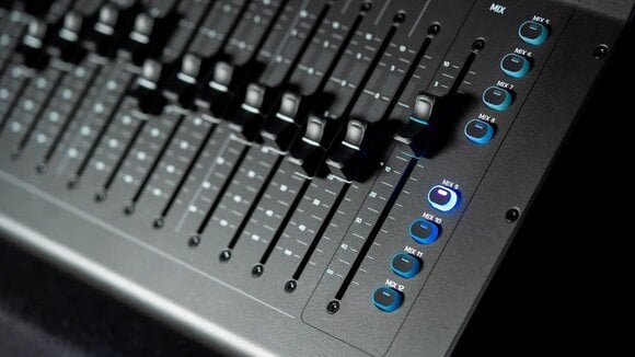 Table de mixage numérique Allen & Heath SQ-7+ Table de mixage numérique - 7