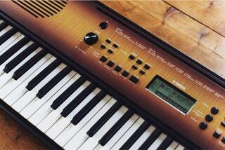 Clavier dynamique Yamaha PSR-E360 Clavier dynamique Érable - 7