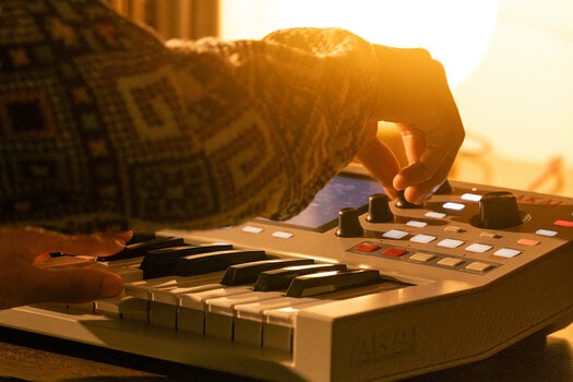 Synthétiseur Akai MPC KEY 37 G2 Synthétiseur - 16