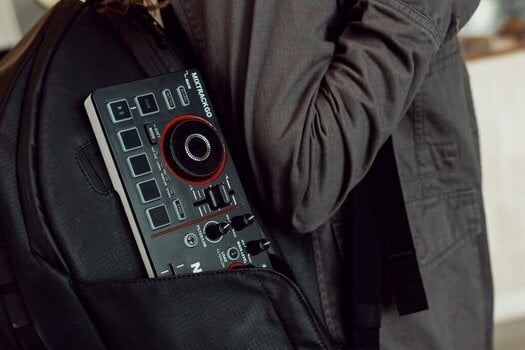 Contrôleur DJ Numark Mixtrack Go Contrôleur DJ - 14