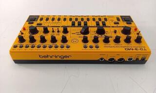 Sintesajzer Behringer TD-3-MO-AM Sintesajzer Yellow (Polovno) - 3