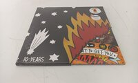 Neck Deep - Life's Not Out To Get You (10th Anniversary Edition) (Gatefold Sleeve) (Blue Coloured) (LP)