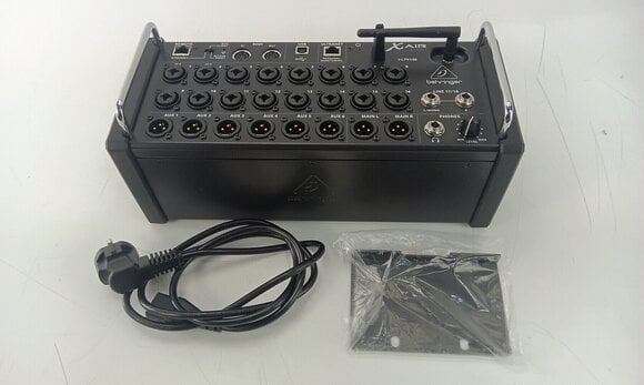 Digital Mixer Behringer X AIR XR18 Digital Mixer (Pre-owned) - 2