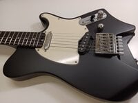 HILS Guitars HNT1R NEXT Black Headless Gitarre