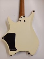 HILS Guitars HN3 NEXT Ivory Huvudlös gitarr