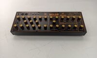 Behringer Wasp Deluxe Sintetizador