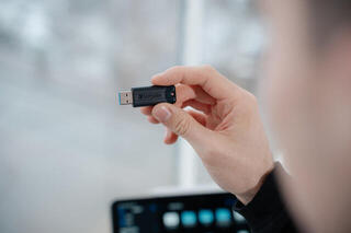 Clé USB Verbatim 3.0 PinStripe Black Clé USB 64 GB - 7