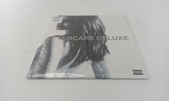 LP Nessa Barrett - Aftercare (Deluxe Edition) (Pink & Clear Coloured) (2 LP) (Alleen uitgepakt) - 2