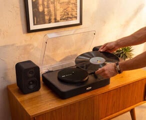 Turntable kit
 House of Marley Revolution BT Black Turntable kit - 3