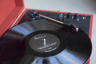 Portable turntable
 Crosley Voyager Burgundy Red Portable turntable - 1