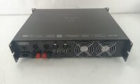 Behringer KM1700 Pastiprinātājs