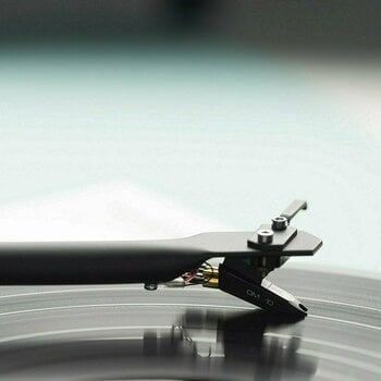 Gramofon Pro-Ject Essential III Phono + OM 10 High Gloss Black Gramofon - 5