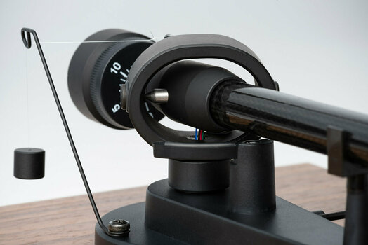 Hi-Fi Gramofon
 Pro-Ject Debut Carbon RecordMaster Hires + 2M Red Matt Walnut - 3