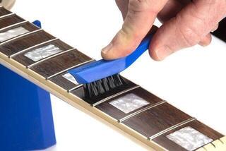 Čistilno sredstvo MusicNomad MN125 F-ONE Unfinished Fretboard Care Kit - 1